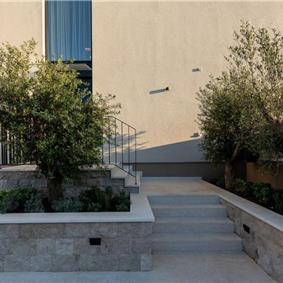6 Bedroom Villa with Heated Infinity Pool and Sea Views in Dubrovnik, Sleeps 12